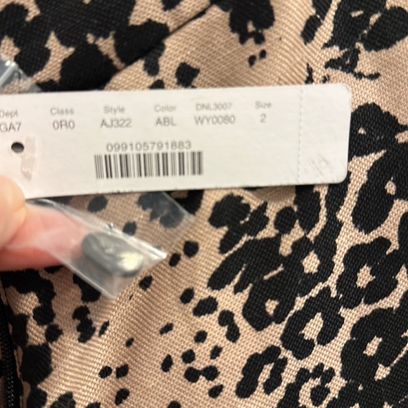 NWT J.Crew Peyton Leopard Print, Linen Blend, High Rise, Cropped Pants, Size 2. - Picture 8 of 10